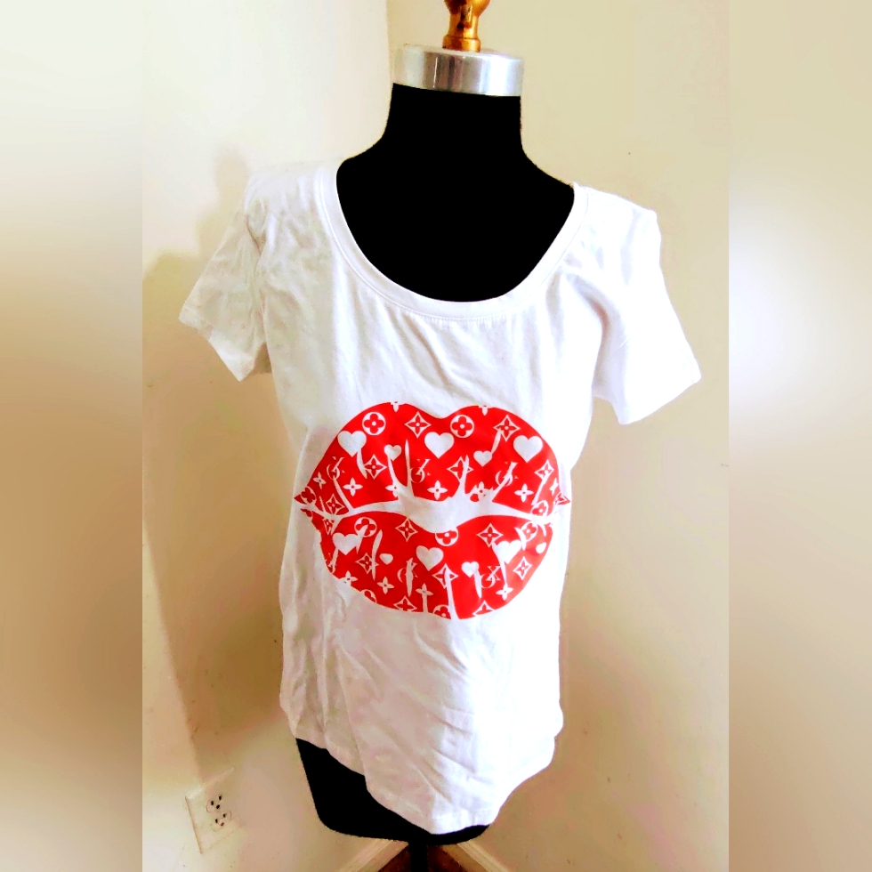 Lips Tee